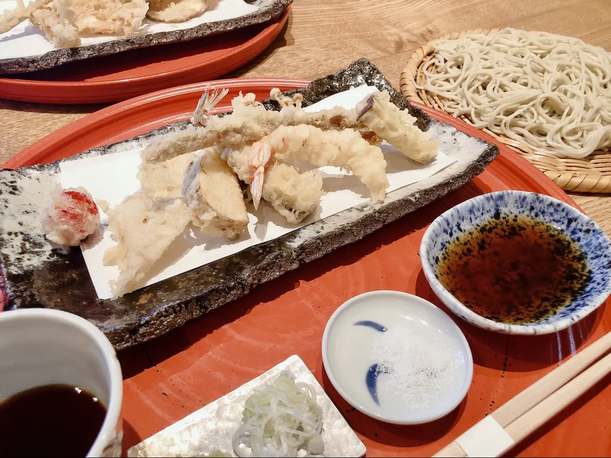 大阪は東三国 ミシュランビブグルマン掲載の蕎麦屋 あたり屋 の1日10食限定のランチ 当矢点心 は色んな蕎麦前がいただけます